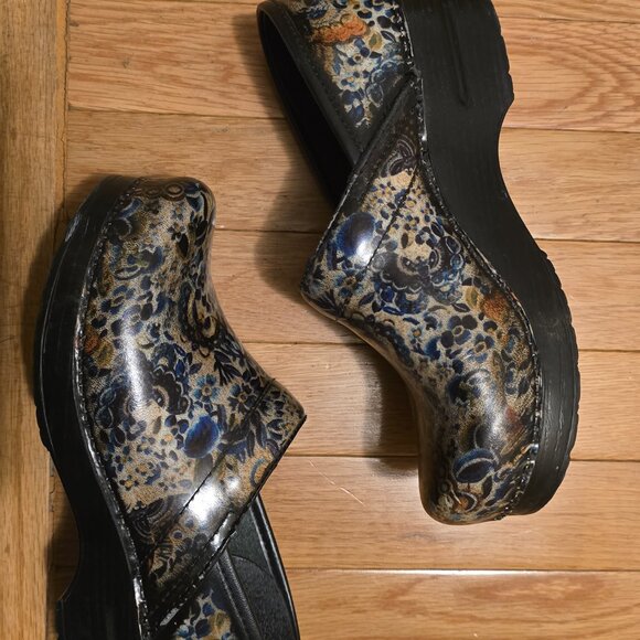 Dansko Clogs – Size 38 – Pre-Loved Comfort - Picture 2 of 6